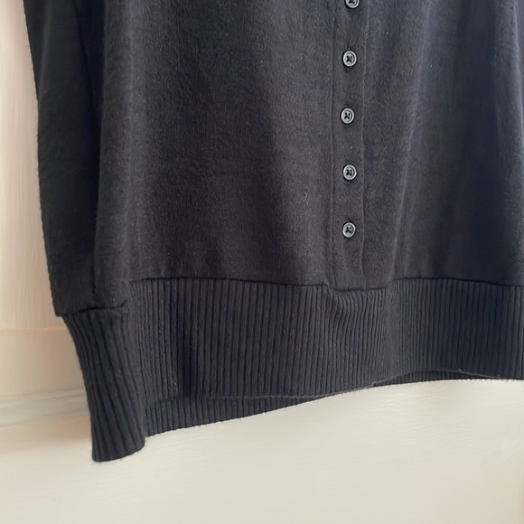 GAP Softspun Black Cropped Button Down Tank - Picture 3 of 4